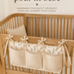 Organisateur esthétique pour lit d'enfant, parfait pour maintenir l'espace de rangement en ordre.