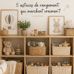 Chambre d'enfant bien organisée avec des rangements pratiques et colorés