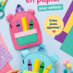 Un sac à dos en papier coloré fabriqué par des enfants.