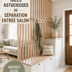 Décoration intérieure avec une séparation élégante entre l'entrée et le salon.