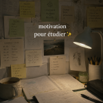 Étudiant concentré sur ses études avec des notes et un ordinateur, représentant la motivation d'étudier.