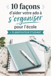 Adolescent en train de planifier son emploi du temps scolaire sur un carnet.