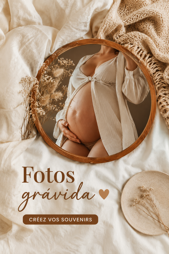 Femme enceinte souriante posant pour une photo de maternité dans un décor naturel.
