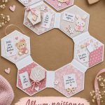 Album de naissance pour une fille illustré de décorations douces et féminines.