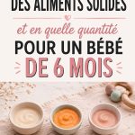Bébé souriant avec une cuillère, prêt à découvrir les aliments solides.