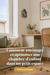 Chambre d'enfant optimisée dans un petit espace, avec mobilier fonctionnel.