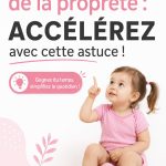Enfant souriant dans sa salle de bain, prêt à apprendre à utiliser le pot.