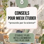 Étudiante consultant des notes avec des astuce d'étude efficaces sur un bureau organisé.