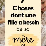 Une mère et sa fille s'engagent dans une activité éducative ensemble, renforçant leur lien.