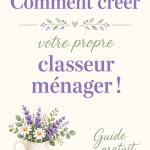 Femme heureuse utilisant son classeur d'organisation familiale dans un cadre chaleureux.