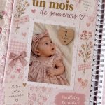 Un exemple de scrapbook coloré rempli de souvenirs de famille