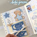 Scrapbook coloré avec des souvenirs d'un bébé garçon fleurs et photos
