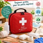 Trousse de premiers soins bien organisée avec des essentiels de secours.