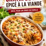 Gratin de riz épicé à la viande, prêt à être servi pour un dîner familial.