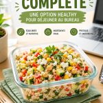 Salade de riz complète avec légumes colorés, idéale pour le bureau.