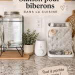 Station de biberons bien organisée dans une cuisine familiale.